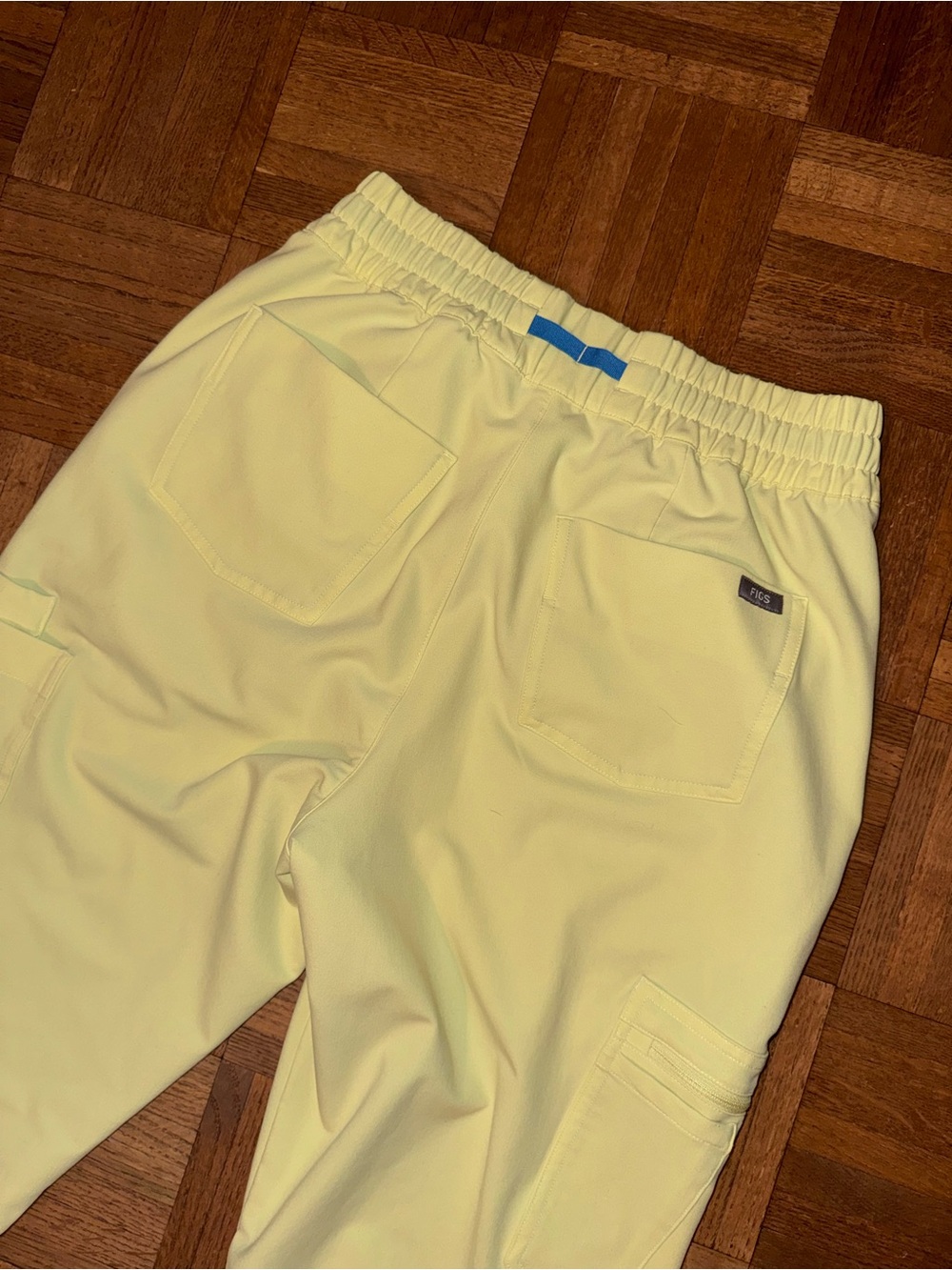 Figs Sunlight yellow scrub set small top and small tall bottoms - Picture 2 of 10